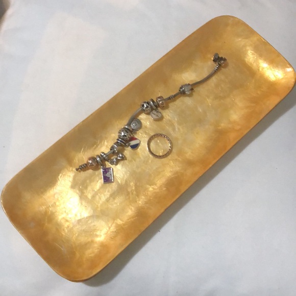 Set of Two Capiz Shell Trays in Gold - Picture 4 of 4